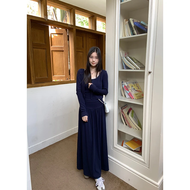 王少女的店 藏青色早春显瘦休闲吊带针织衫半裙三件套 S29894S51