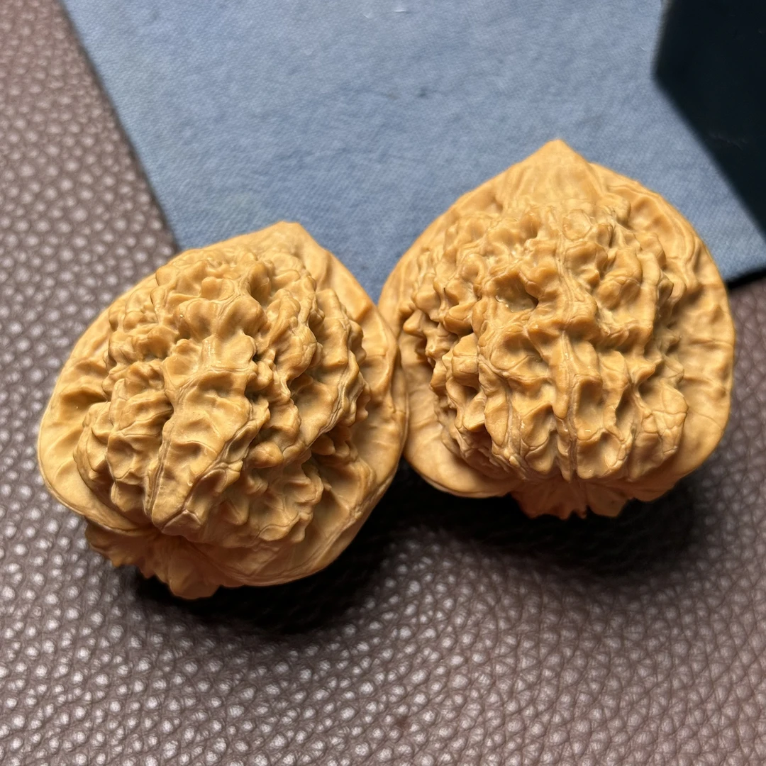 LZ49-精品红皮老树满天星文玩核桃手把件密纹细选可盘玩