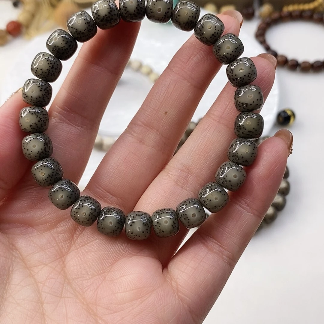 星月菩提手串就***?卡9黑冰星稀