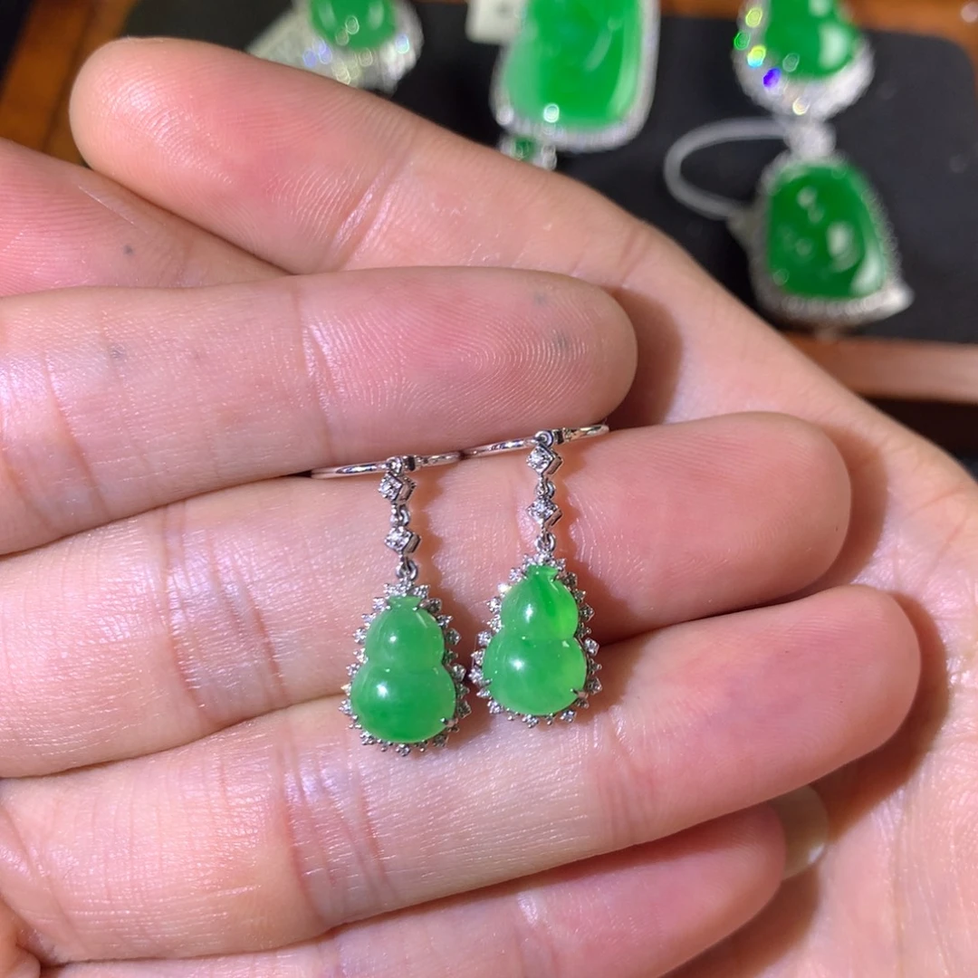 翡翠18K金镶嵌耳饰翡翠