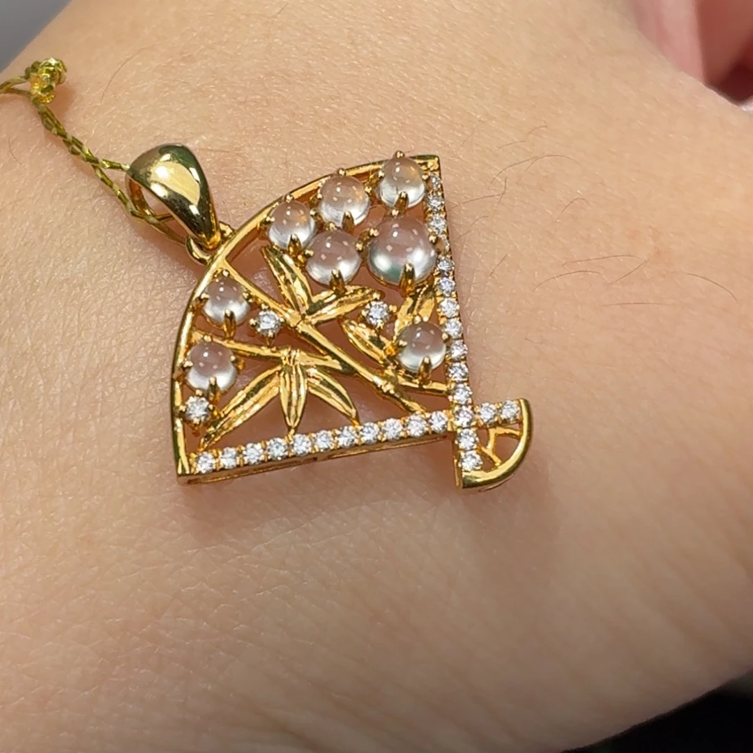 翡翠18K金镶嵌颈饰