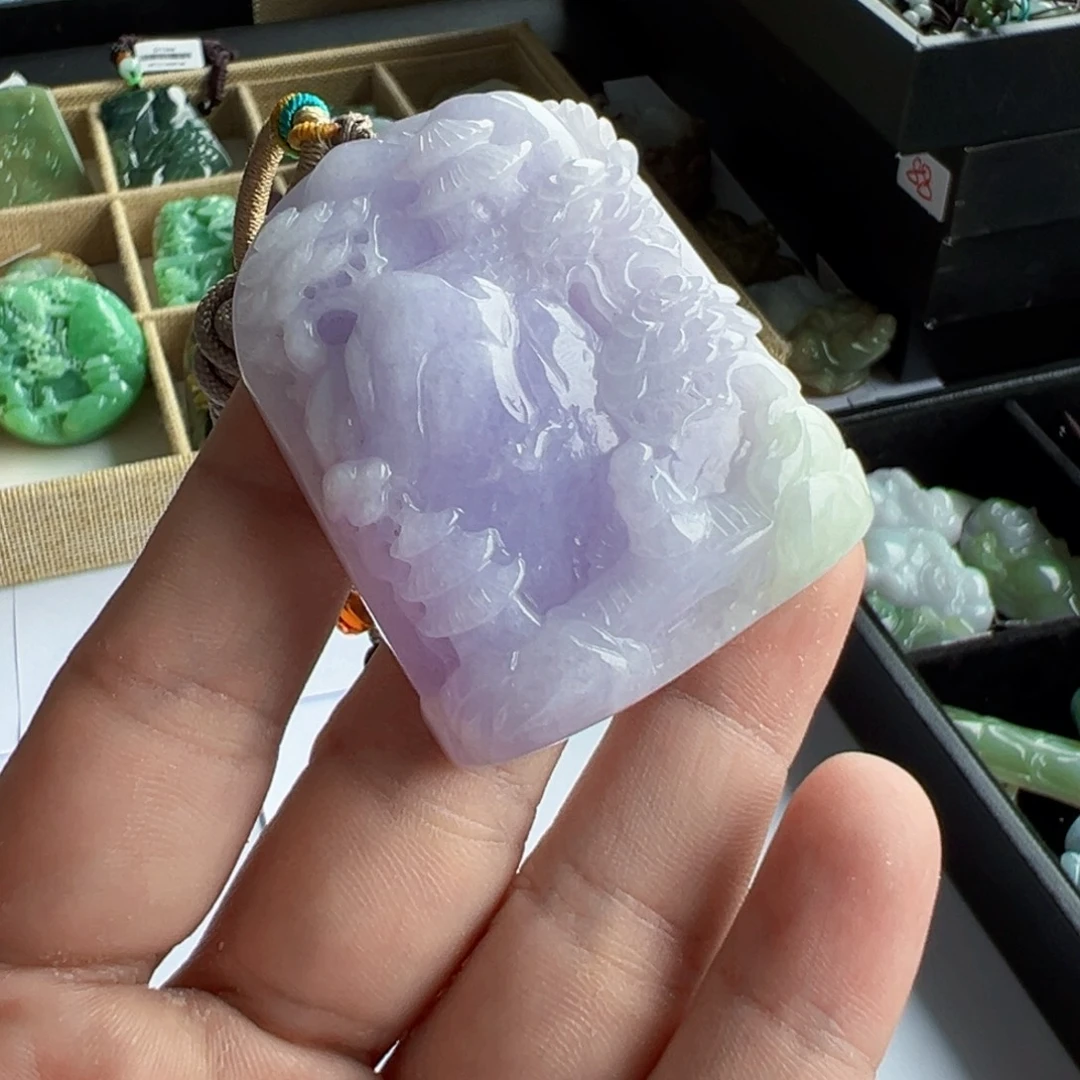 下***天翡翠未镶嵌颈饰山水