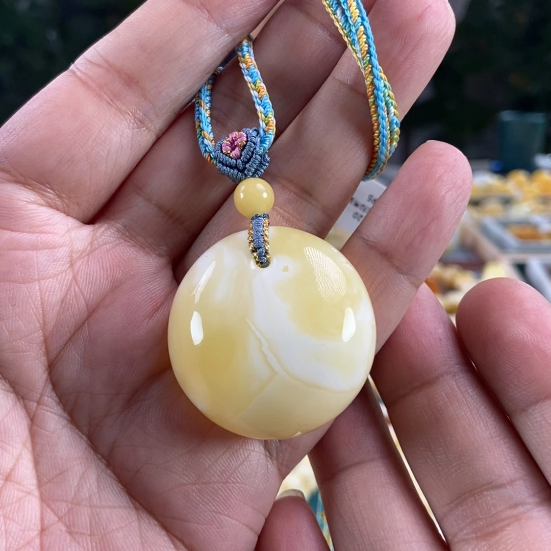 琥珀未镶嵌珠宝奇石瓷白花蜡公主扣14.12