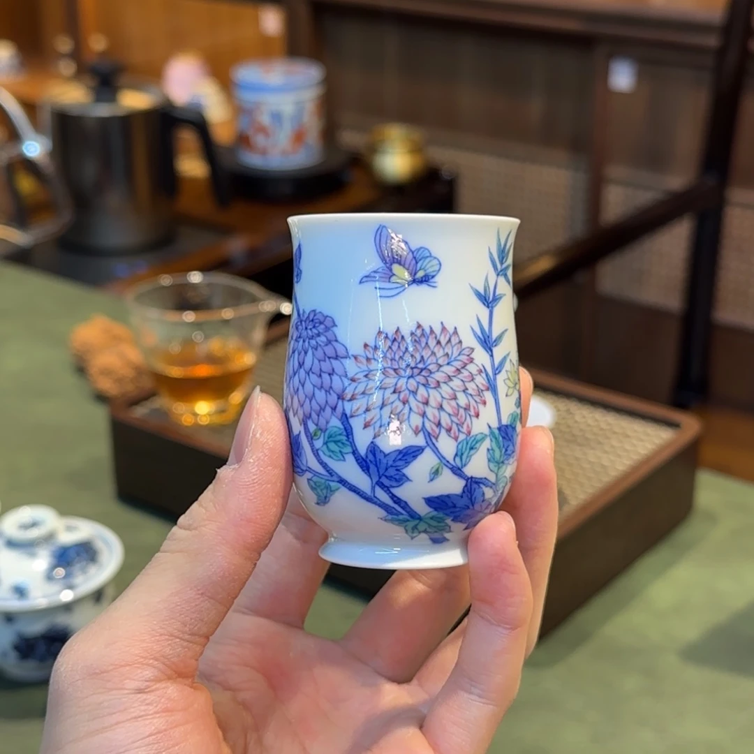 青花斗彩闻香杯主人杯