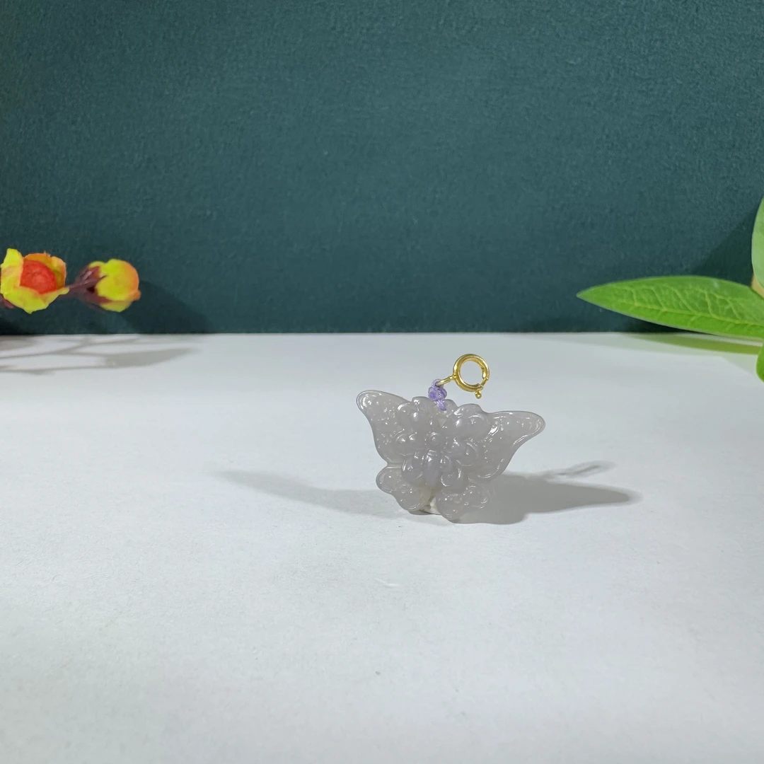 和田玉烟紫蝴蝶吊坠淡紫双面雕工精致紫色仙女可爱