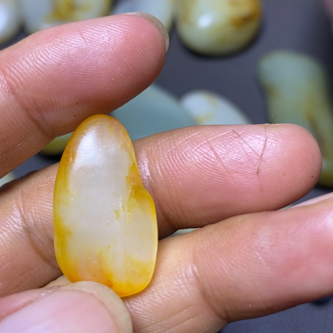 和田玉（糖玉）未镶嵌挂件