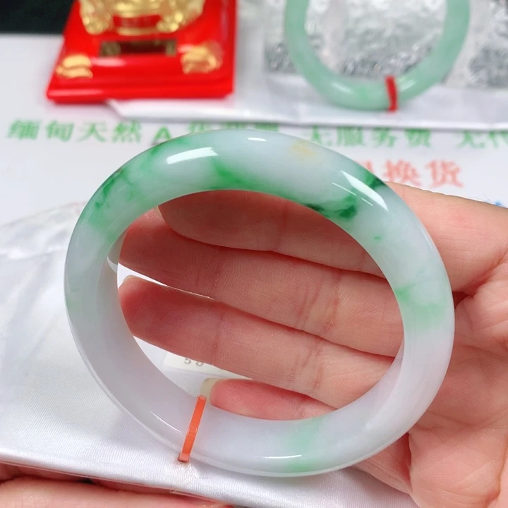 翡翠手镯未镶嵌  编号1077 正圈56-57