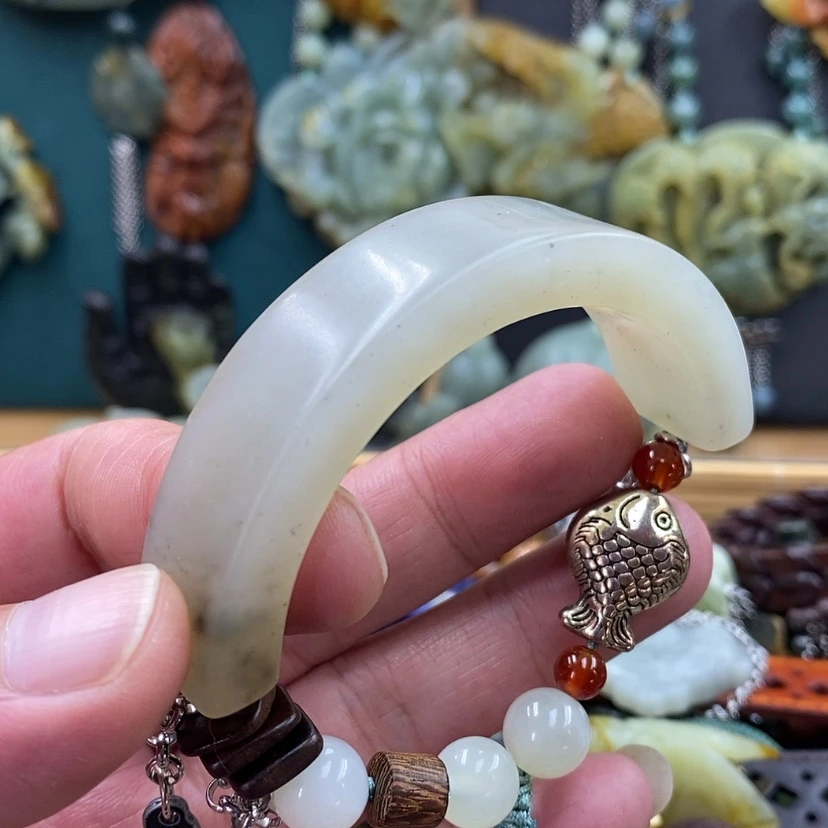【闪购商品】未镶嵌蛇纹石玉手牌
