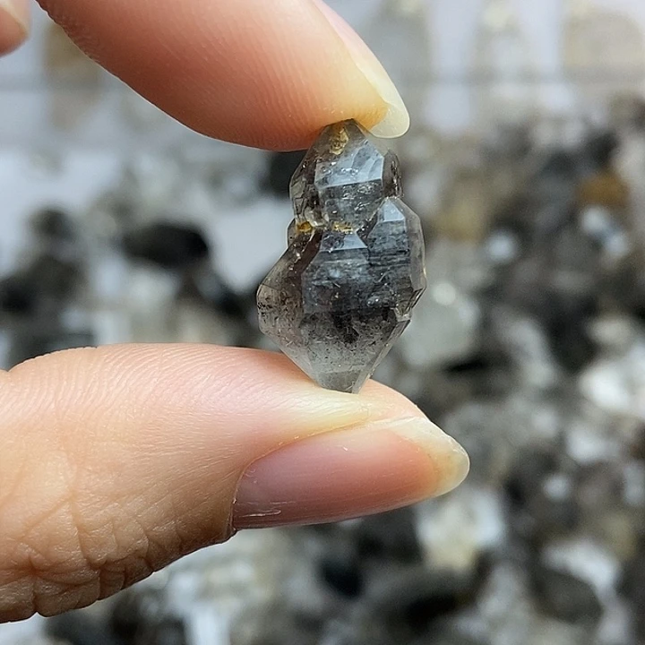 未镶嵌颈饰水晶糖心共生
