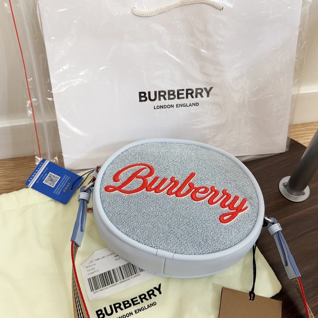 95新 BURBERRY/博柏利 浅蓝圆饼斜挎单肩小包52876286