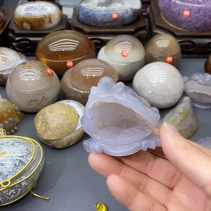 摆件紫晶未镶嵌金蟾