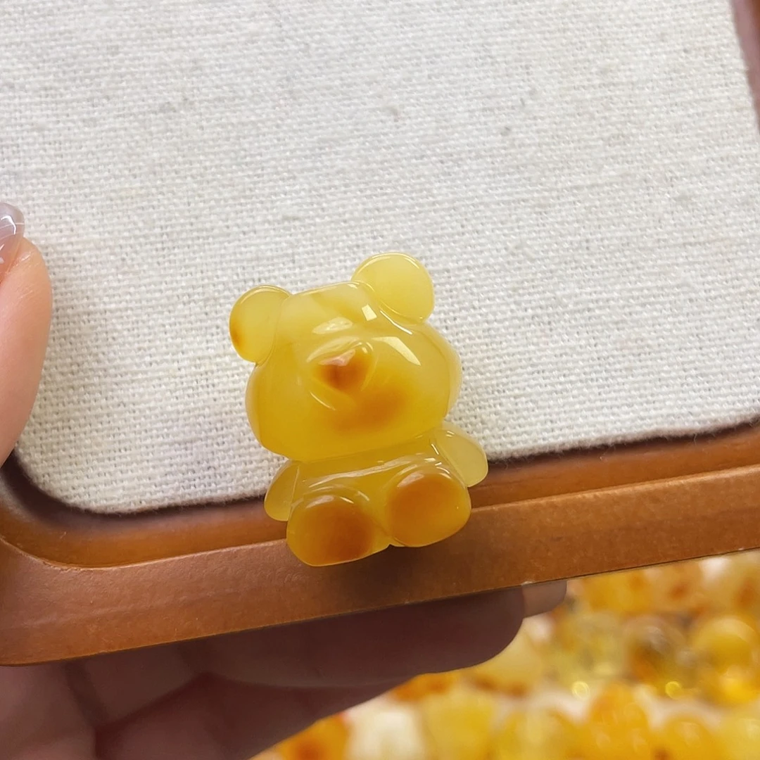 裸石琥珀未镶嵌小熊