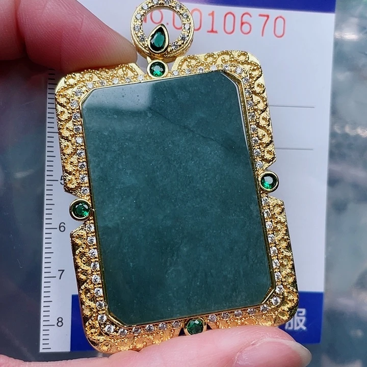 吊坠(不含链)未镶嵌翡翠