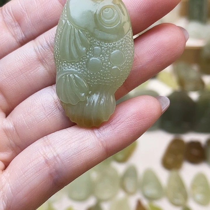 自***渡颈饰未镶嵌和田玉
