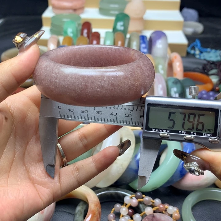 未镶嵌手镯石英质玉