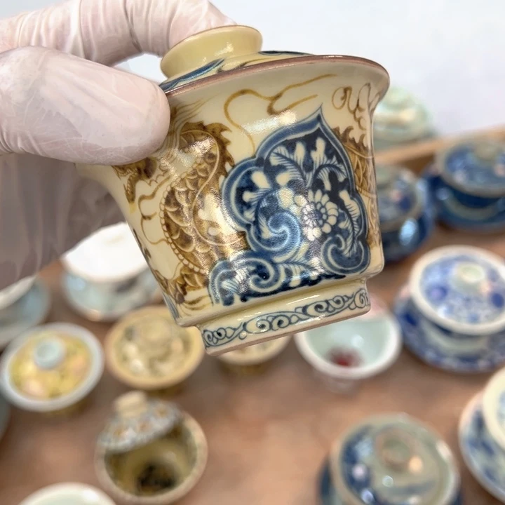 瓷片釉里金穿花龙马蹄盖碗