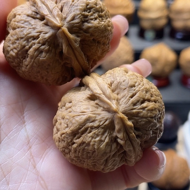 归***尘文玩核桃吊坠铁狮子43尺666Y