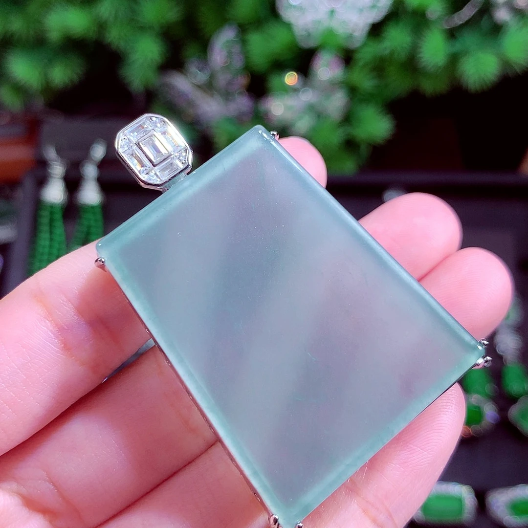 颈饰未镶嵌翡翠天然