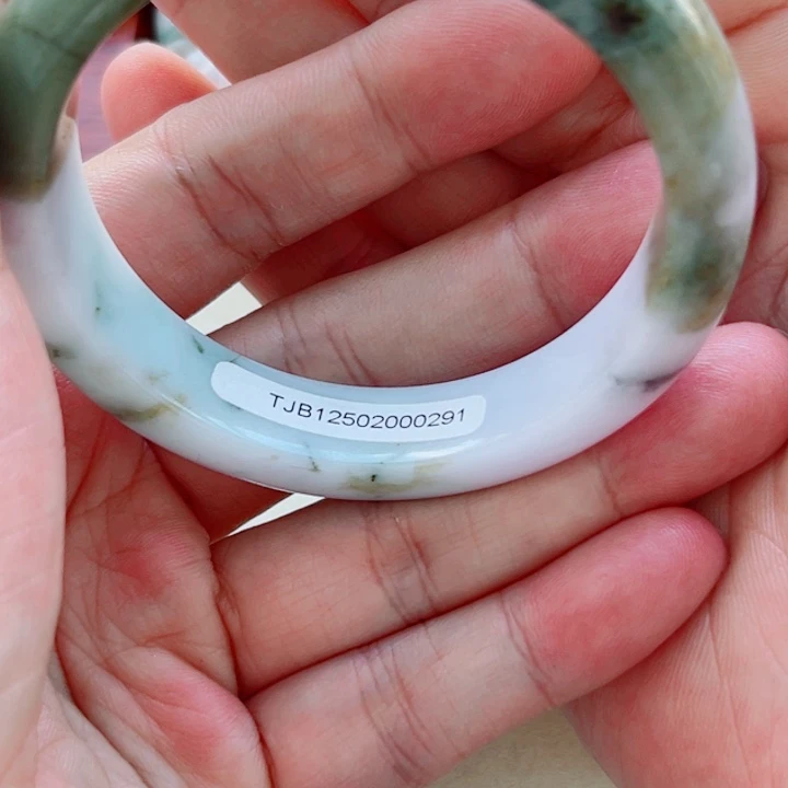 翡翠未镶嵌颈饰吊坠