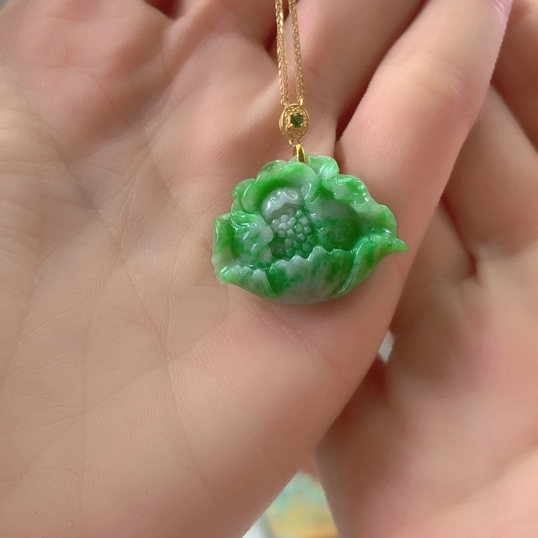 翡翠18K金镶嵌颈饰翡翠