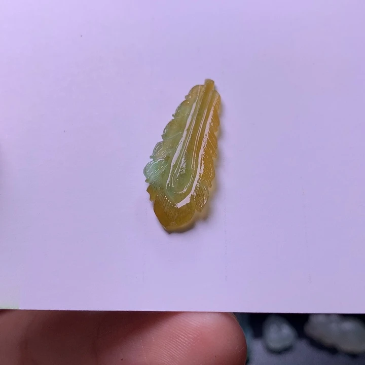 定制翡翠未镶嵌羽毛