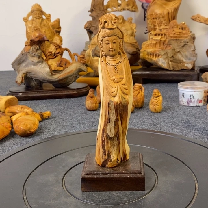 柏木（崖柏）观音摆件根雕