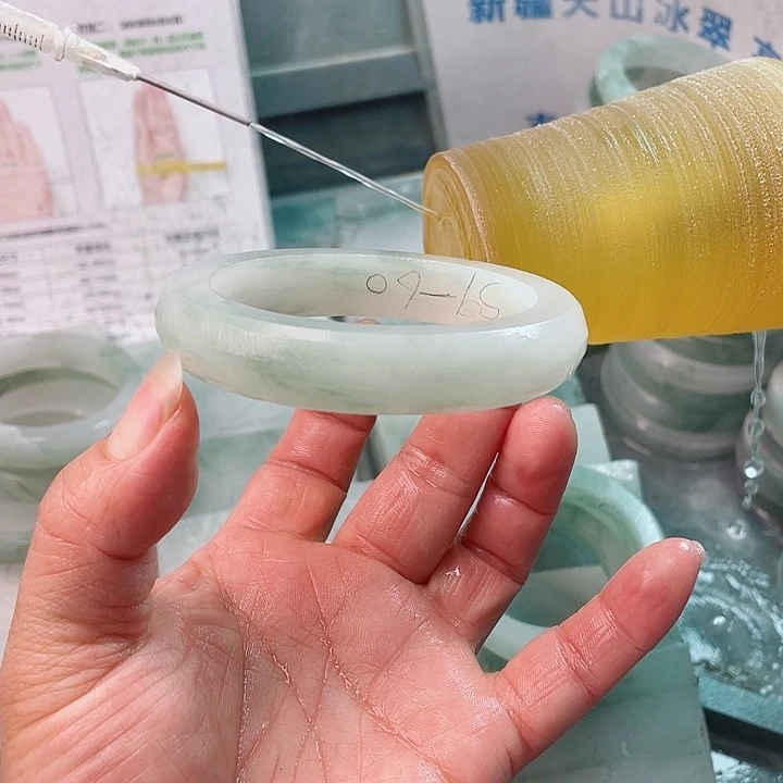 娜***定制石英质玉（天山翠）