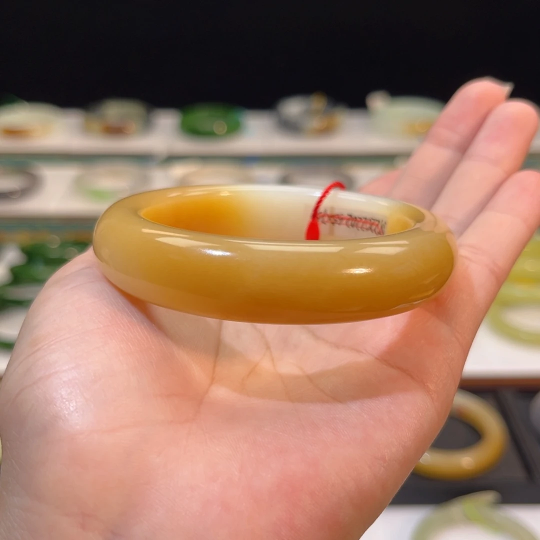 和田玉未镶嵌手镯糖白