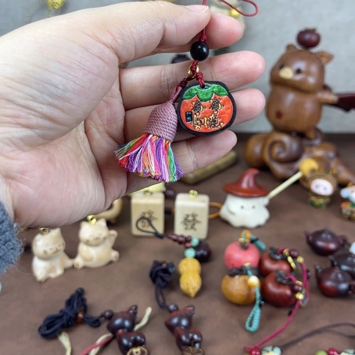 彩绘事事如意手机链