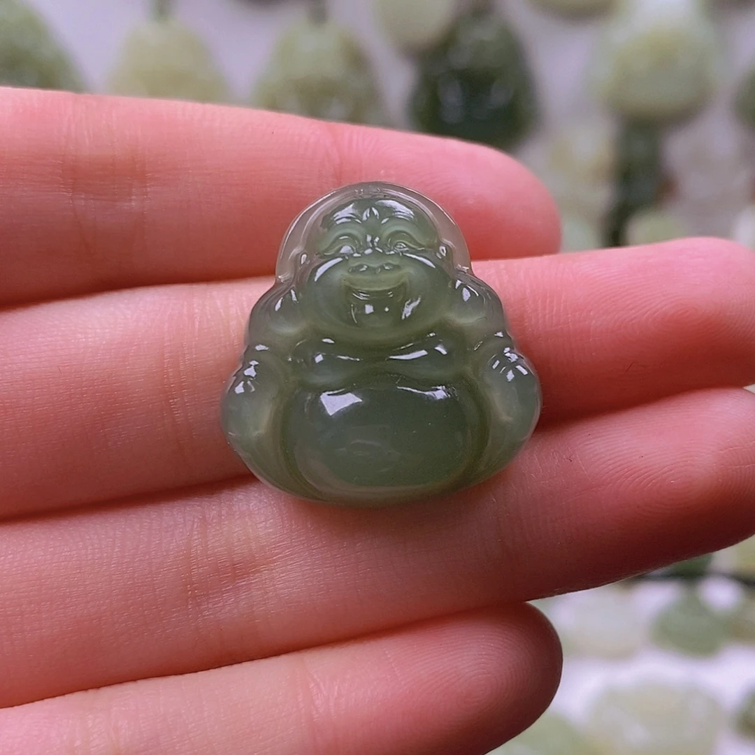 嘻****和田玉未镶嵌颈饰