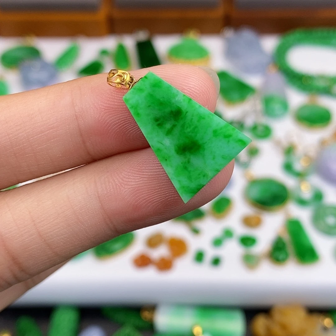 吊坠(不含链)18K金镶嵌翡翠