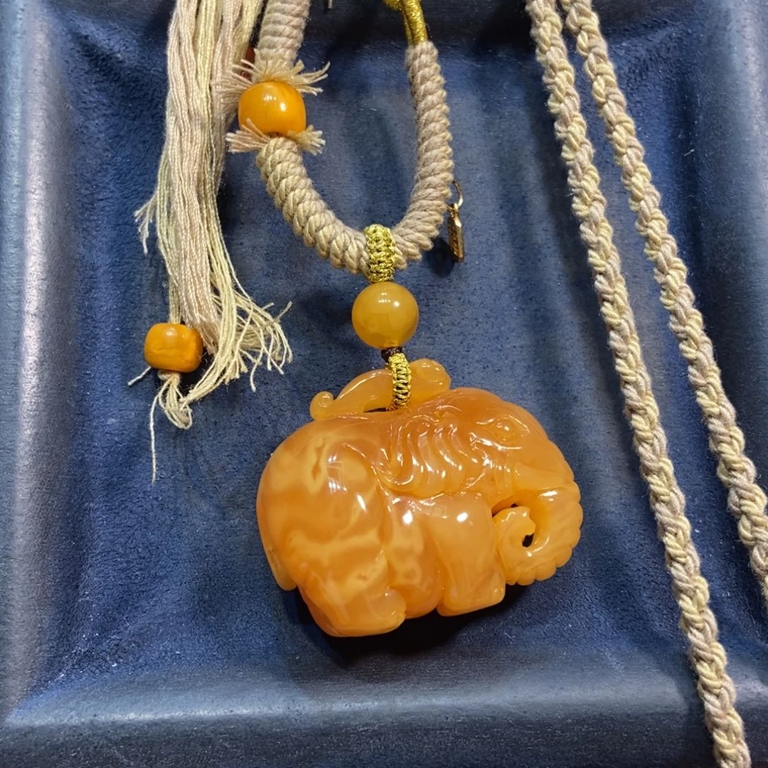 琥珀颈饰未镶嵌蜜蜡