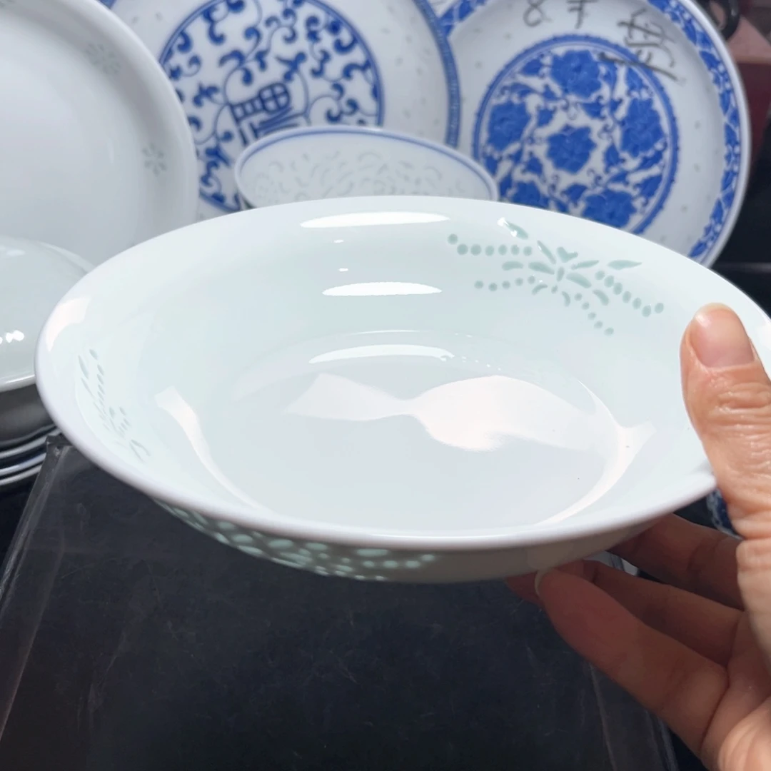 隐青釉8寸雕刻福字盘2个