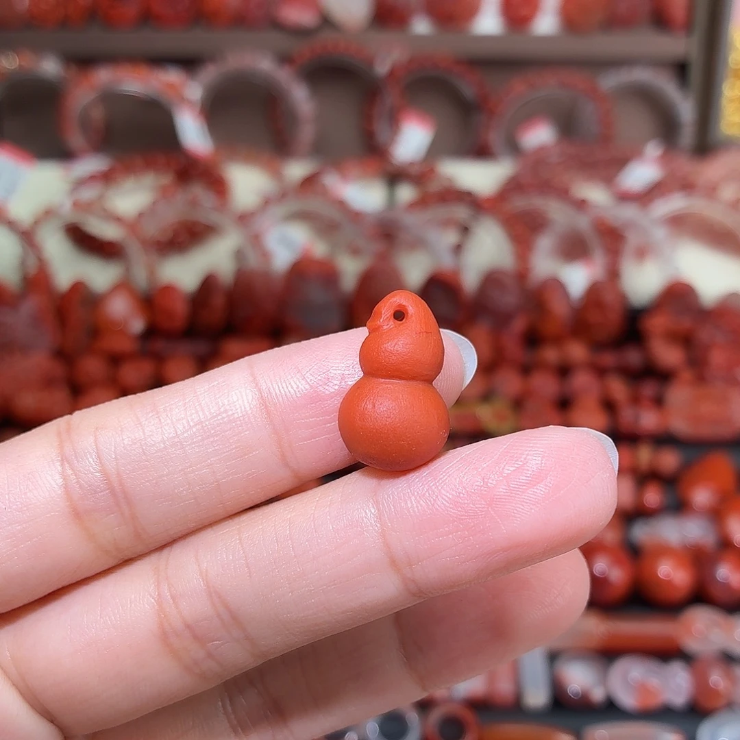 南红玛瑙未镶嵌颈饰满肉葫芦吊坠