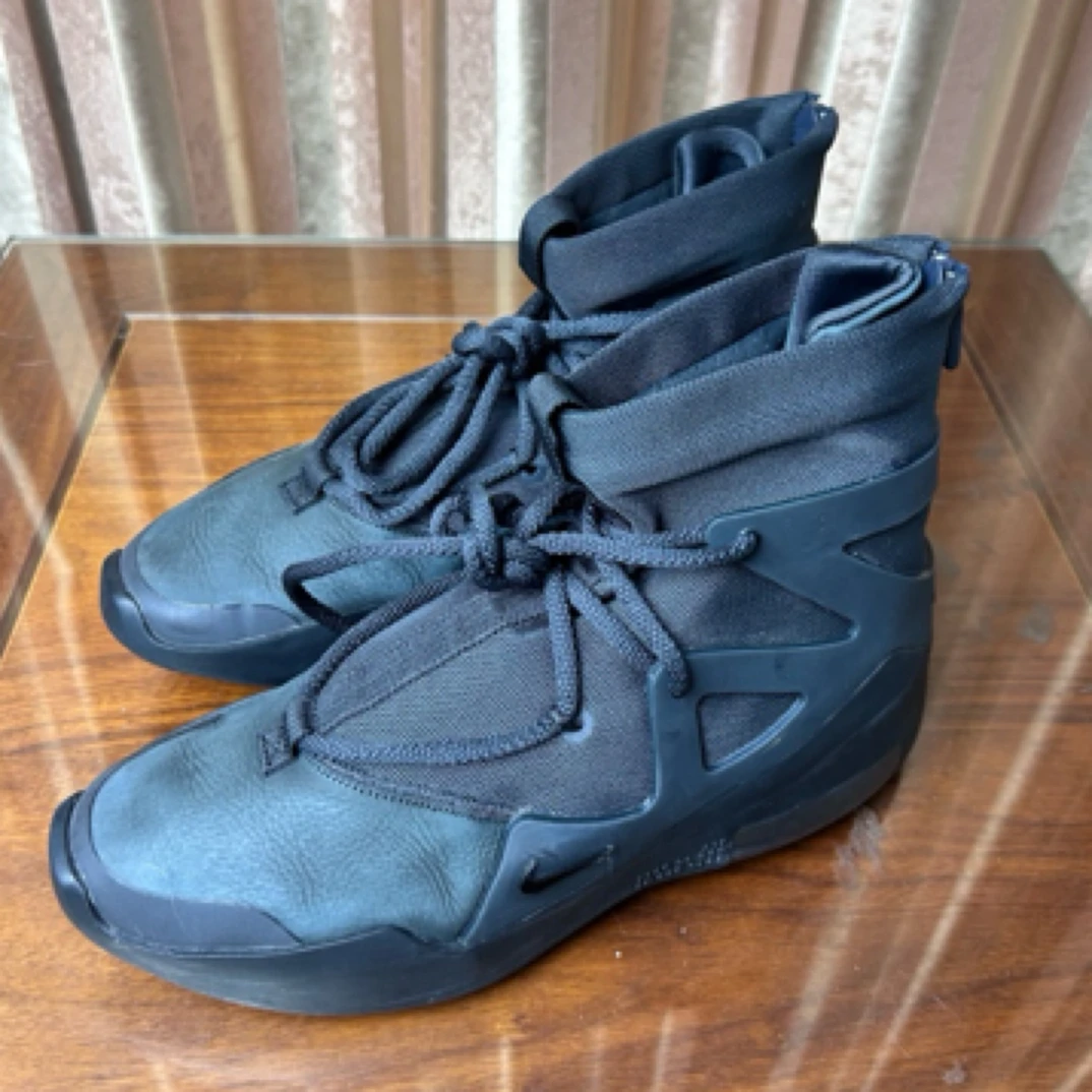 95新 MM6 40.5码 fog 黑色 无原盒鞋底磨损小