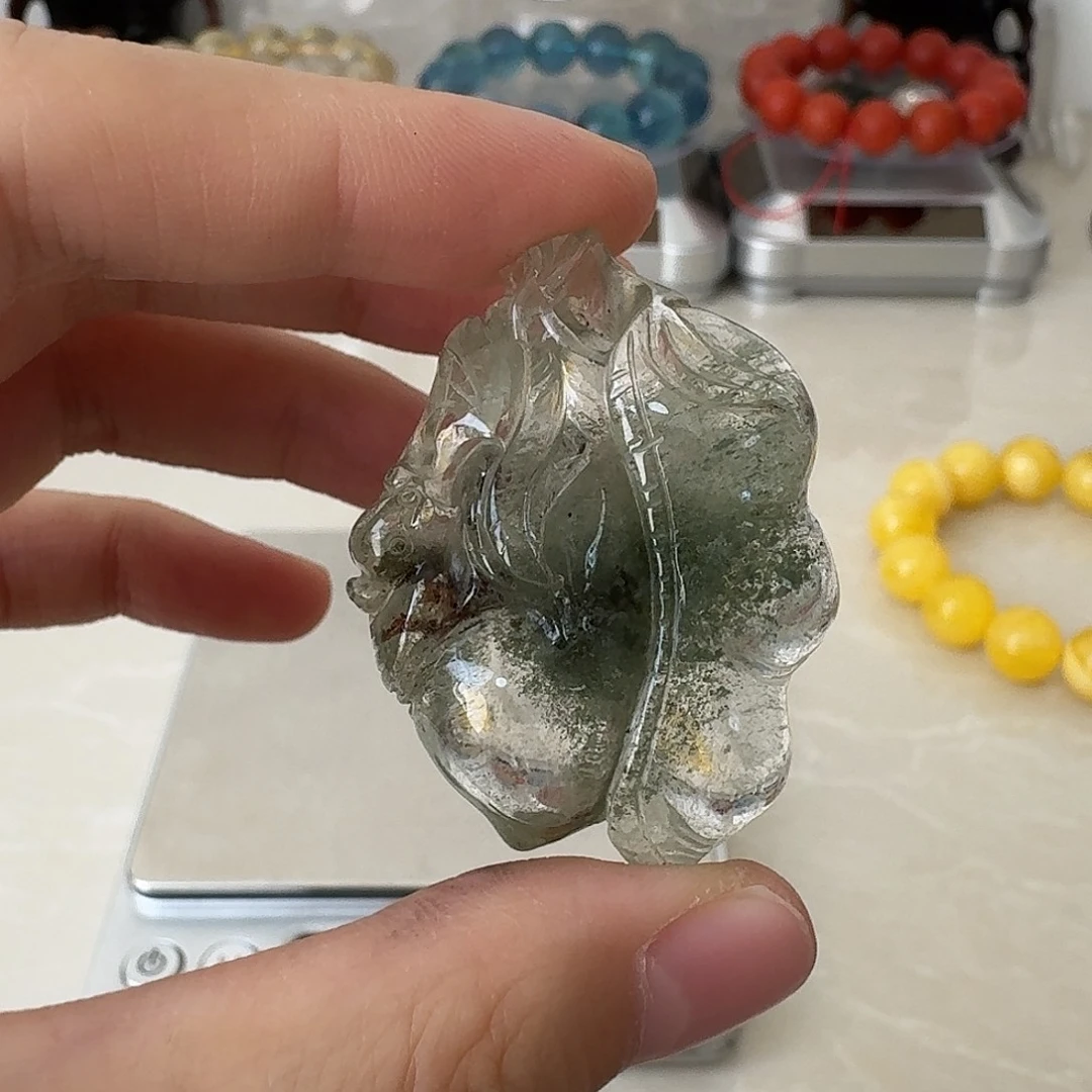 水晶未镶嵌颈饰矿坑