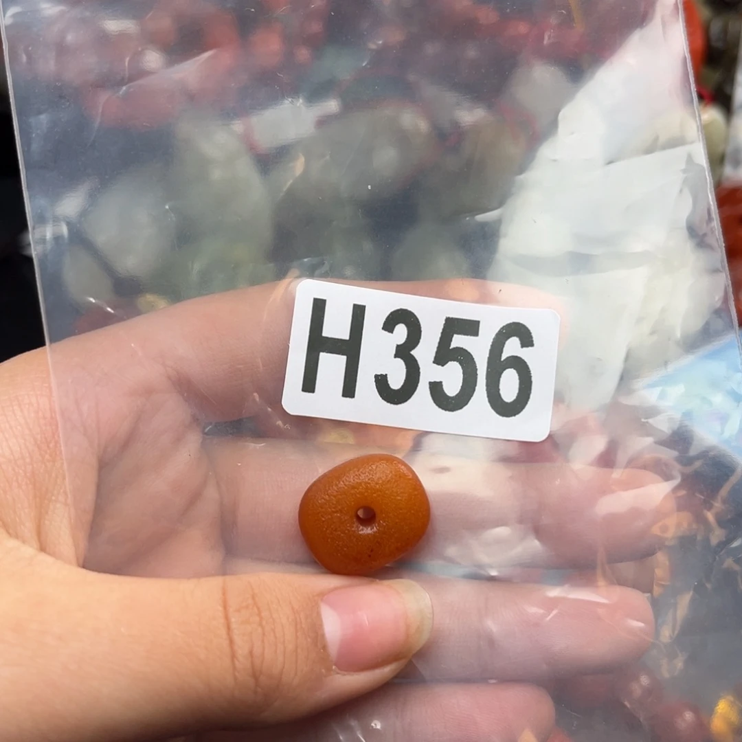 蜜蜡珠宝奇石未镶嵌