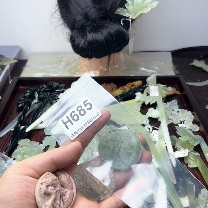 蛇纹石玉发饰合金冰*娃