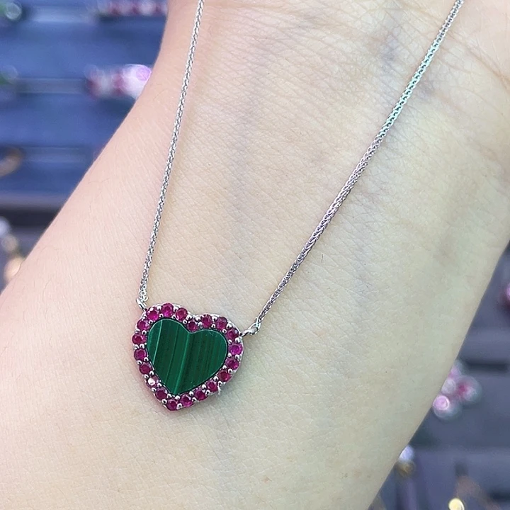 颈饰18K金镶嵌红宝石0.50克拉