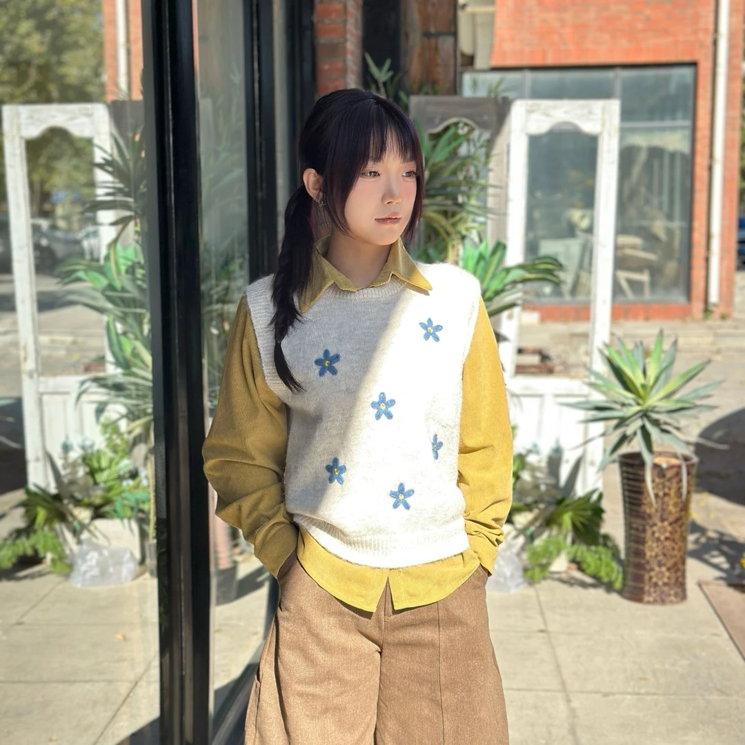 2025新款青春毛衣内衬两件套学院风法式刺绣法式秋季保暖女装百搭