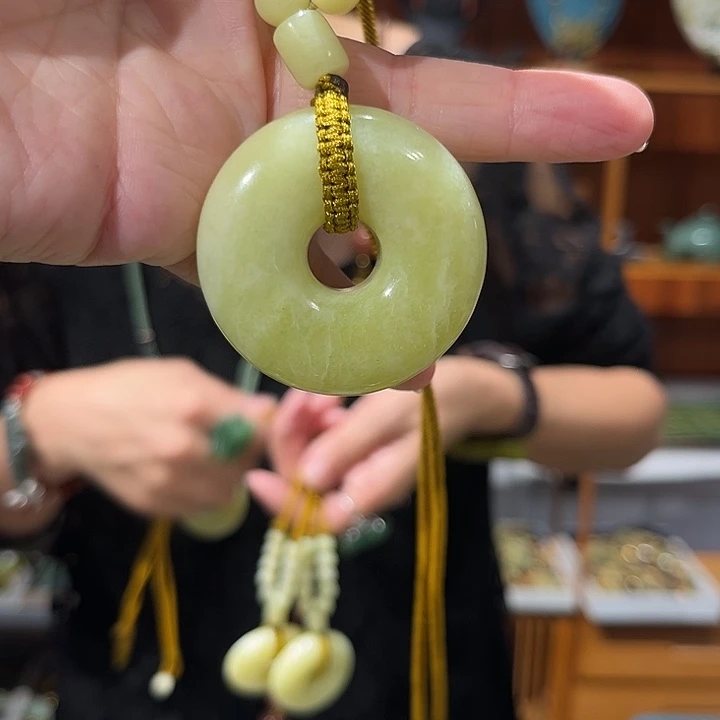 未镶嵌岫玉毛衣链
