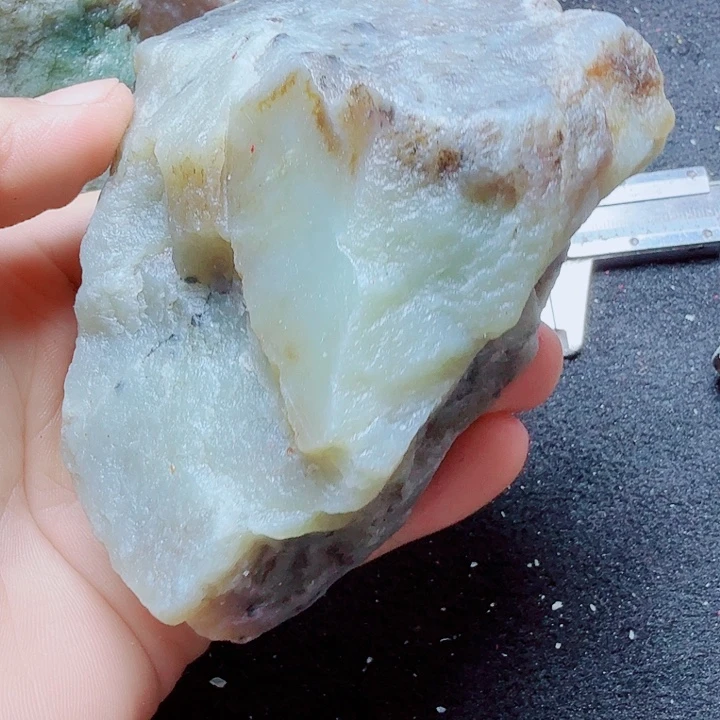未镶嵌和田玉（糖玉）珠宝半成品