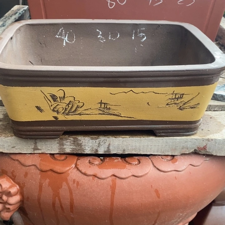 紫砂花盆路线下白色