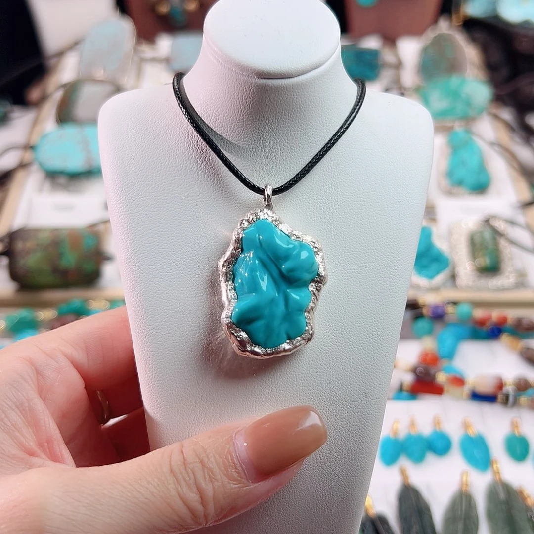 绿松石未镶嵌颈饰