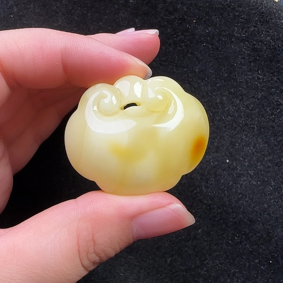 蜜蜡未镶嵌珠宝奇石