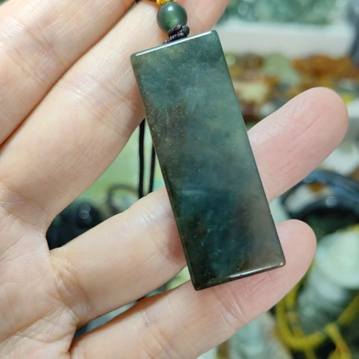 岫玉未镶嵌挂坠款式