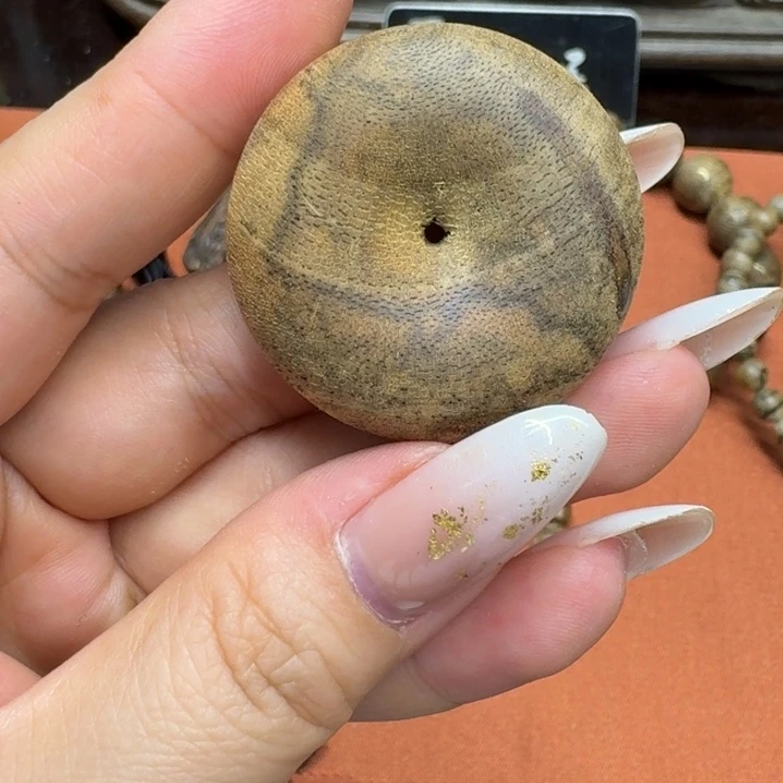 大叶紫檀（黑酸枝木类）