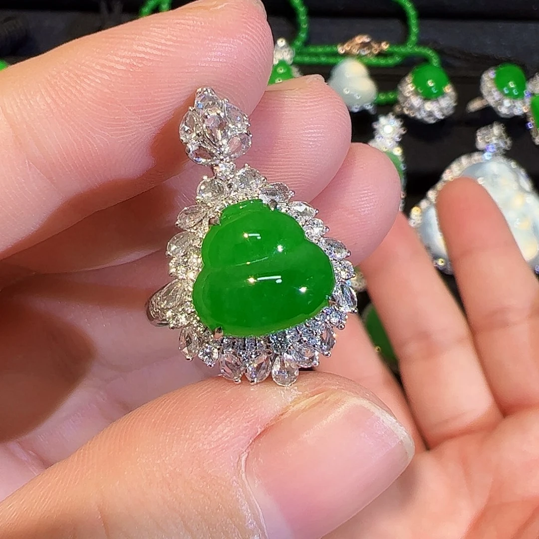 18K金镶嵌戒指翡翠两用款葫芦
