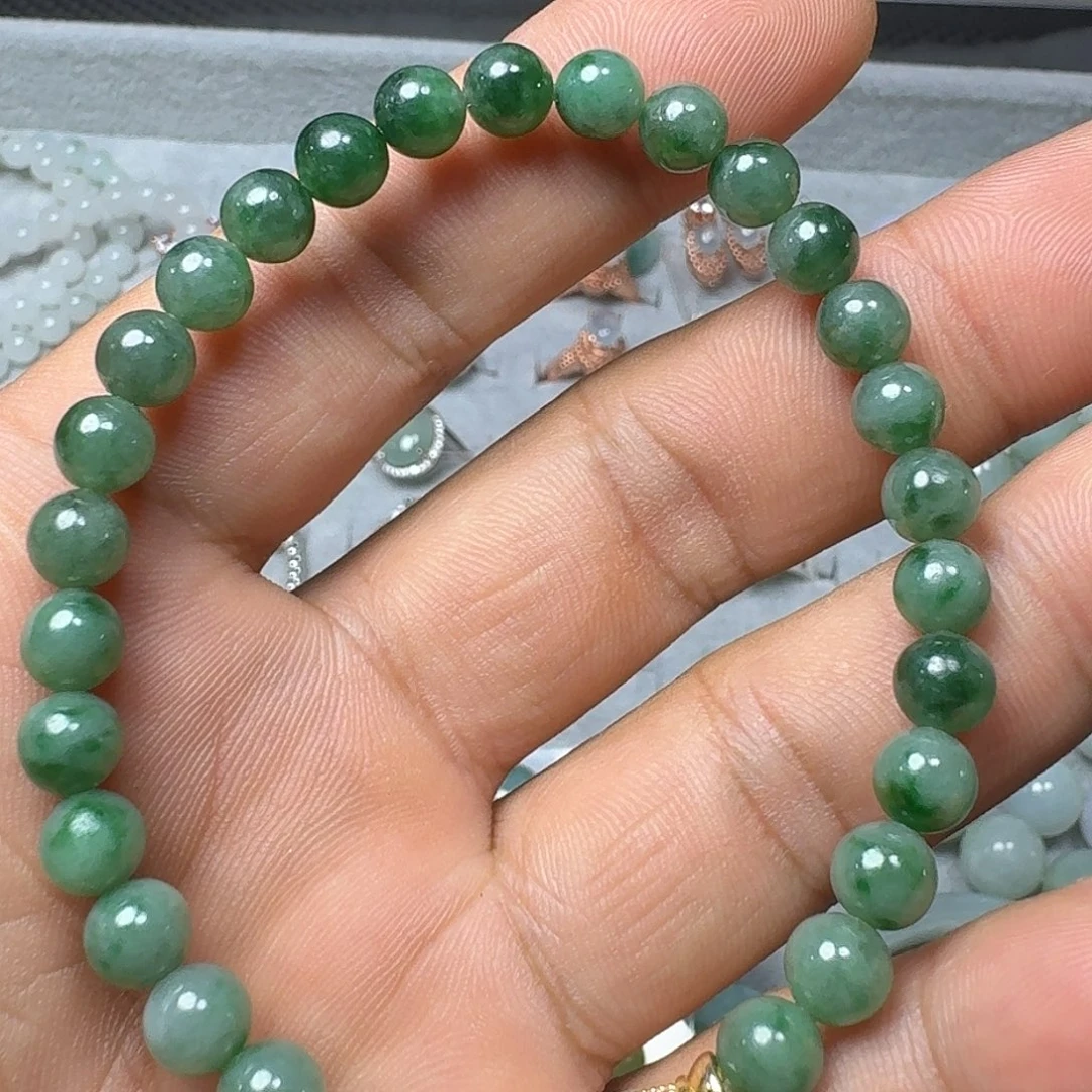 定制翡翠未镶嵌手串