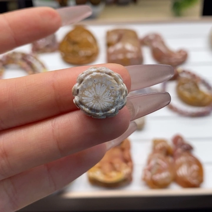 硅化玉手串未镶嵌月饼手串